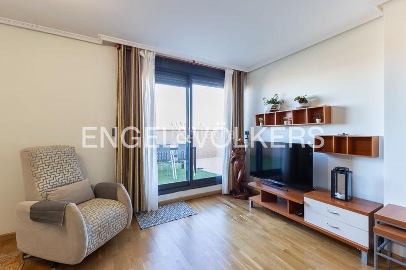 Foto 02cc0967-c83b-406c-ad8d-fe4e27e10b2b. Rent penthouse with heating parking pool in Penya-Roja - Avda. Francia Valencia