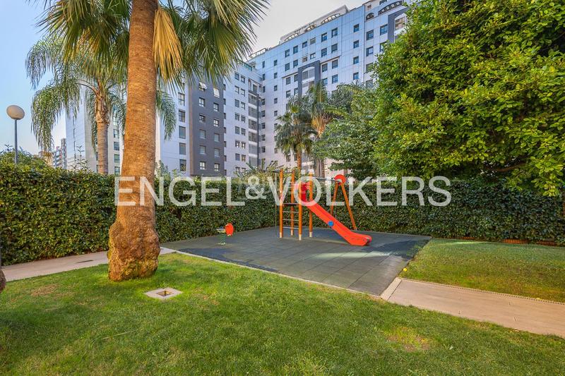 Foto 836a4d19-f257-4f5b-8307-6dd06d23b31c. Rent penthouse with heating parking pool in Penya-Roja - Avda. Francia Valencia