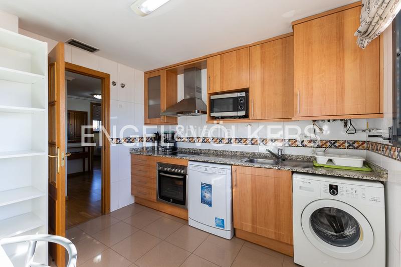 Foto 9dacb83f-a943-4506-8e29-019a51c86c29. Rent penthouse with heating parking pool in Penya-Roja - Avda. Francia Valencia