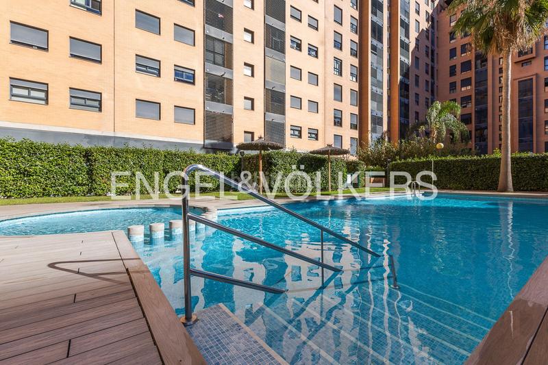 Foto bd978689-d594-41b8-8fed-2bdaaab9c93e. Rent penthouse with heating parking pool in Penya-Roja - Avda. Francia Valencia
