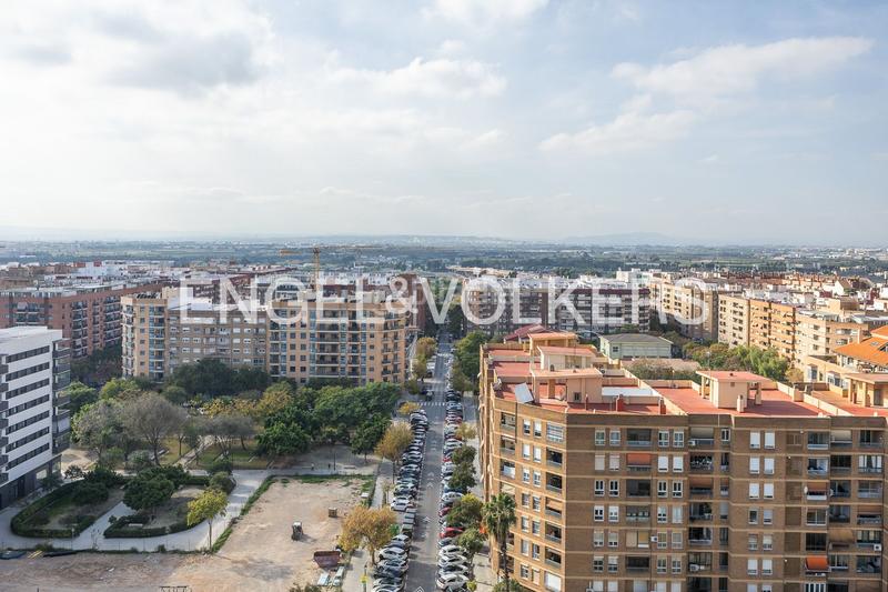 Foto 028c3a8f-3ecd-4ef2-ac0f-ce92be2567f8. Alquiler dúplex obra nueva a estrenar en residencial con piscina en patraix en Valencia