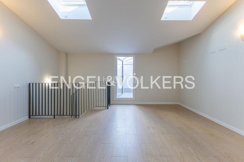 Foto 2c12eab6-3afa-47fc-b54f-d0d82042c612. Alquiler dúplex obra nueva a estrenar en residencial con piscina en patraix en Valencia