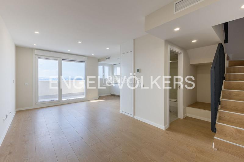 Foto 730a40f9-7aac-4088-ad3d-97ab54d9acba. Alquiler dúplex obra nueva a estrenar en residencial con piscina en patraix en Valencia