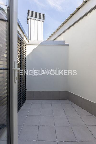 Foto 7cb73a07-c176-4b2d-bb53-27aa76dc0b19. Alquiler dúplex obra nueva a estrenar en residencial con piscina en patraix en Valencia