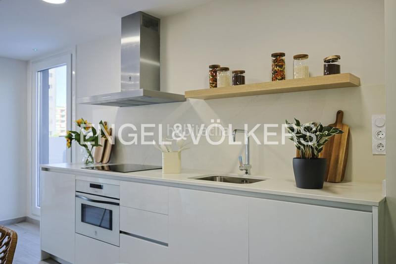 Foto 83a86a08-9277-46e7-a1cf-d9e33697c232. Alquiler dúplex obra nueva a estrenar en residencial con piscina en patraix en Valencia