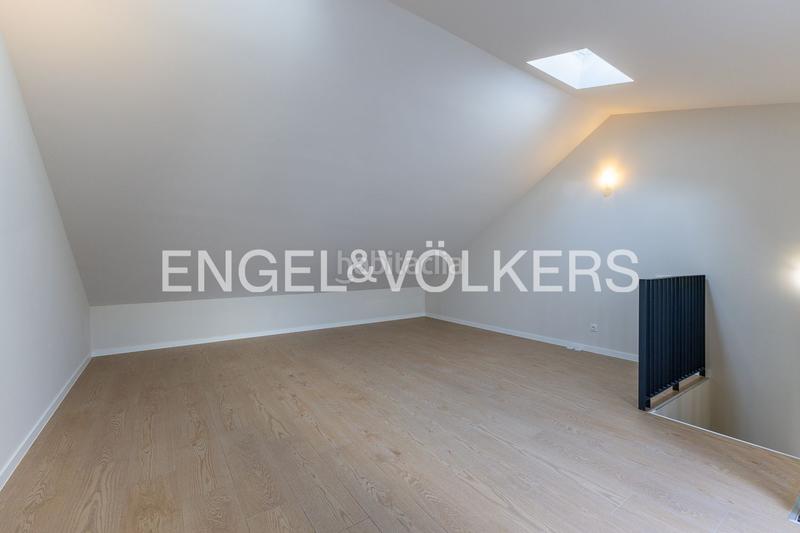 Foto 92cd743a-5bd2-47af-aa09-f94d6481608d. Alquiler dúplex obra nueva a estrenar en residencial con piscina en patraix en Valencia