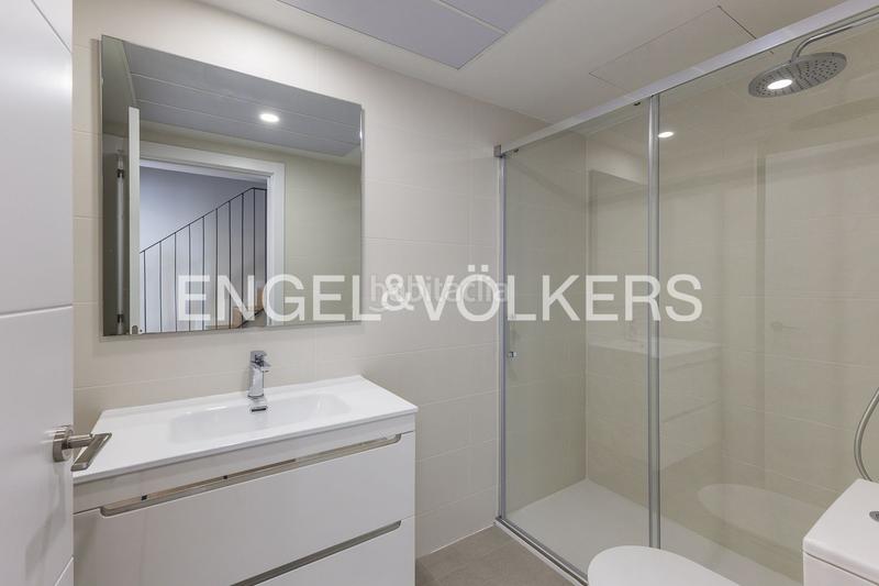 Foto 9390cf53-6b5b-4544-b3ce-02b1cd01c274. Alquiler dúplex obra nueva a estrenar en residencial con piscina en patraix en Valencia