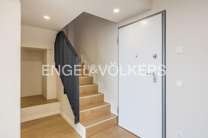 Foto c595fa71-c042-4f64-b433-d47f6288a282. Alquiler dúplex obra nueva a estrenar en residencial con piscina en patraix en Valencia