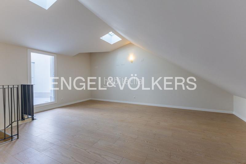 Foto d3085d49-d484-430b-8f53-90e372d1a091. Alquiler dúplex obra nueva a estrenar en residencial con piscina en patraix en Valencia