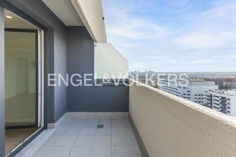 Foto 0a395d07-f928-496e-ab38-1a0e4fe509c2. Miete zweistöckige wohnung mit heizung parking pool in Valencia