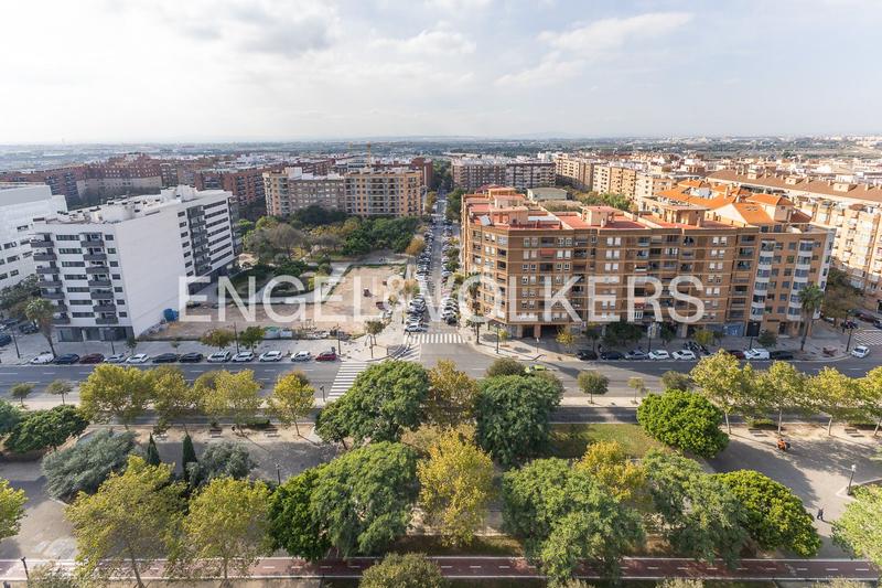 Foto 51ea593e-28ca-454c-a7fb-0ef365a23f31. Miete zweistöckige wohnung mit heizung parking pool in Valencia