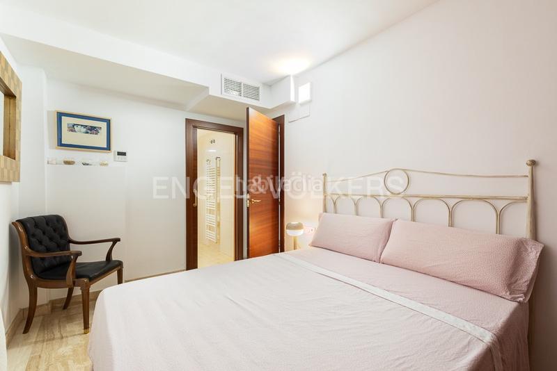 Foto c2663913-e0a4-4bd8-8974-5930b1137507. Alquiler apartamento amplio duplex junto al mercado central en Valencia