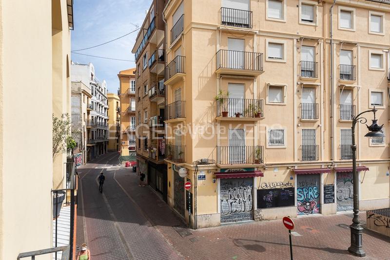 Foto c804d860-0738-4293-b2d2-338deb855c05. Alquiler apartamento amplio duplex junto al mercado central en Valencia