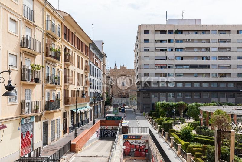 Foto 71b50eeb-f751-4439-a522-1e7623a00d56. Rent apartment with heating parking in El Pilar Valencia