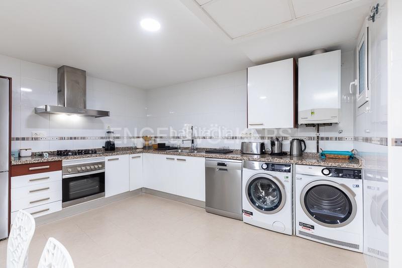 Foto eda8f467-6438-475c-9d57-b1fd702d88c2. Rent apartment with heating parking in El Pilar Valencia