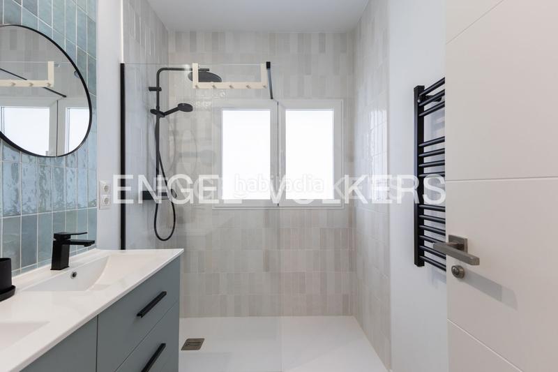 Foto afffb228-10c8-48f4-b58c-eca3a7cc0a1d. Alquiler apartamento luminoso apartamento ubicado en el cabanyal corta estancia en Valencia