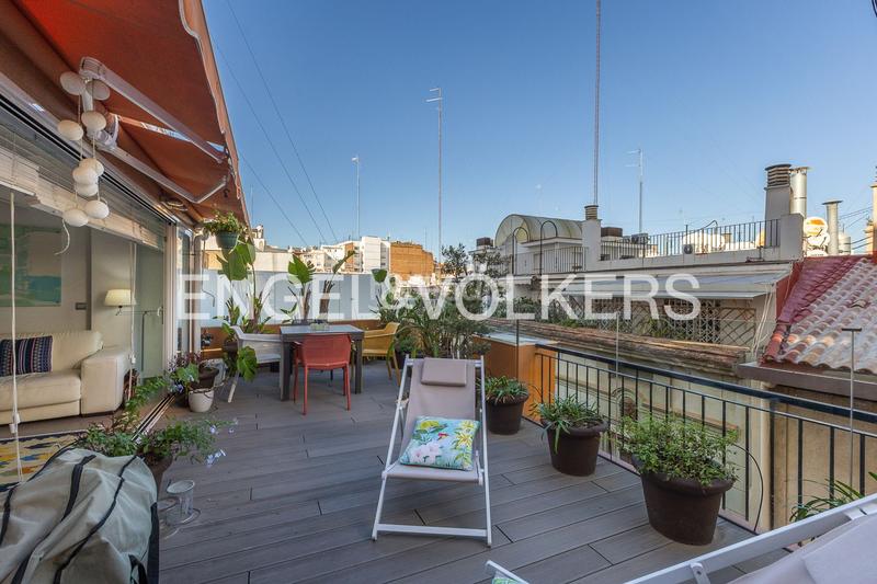 Foto a7505c17-cbb2-442c-9f8c-b2de5548f1e5. Alquiler ático exclusivo apartamento moderno en el corazón de valència con terraza amplia y acceso a la cultura más selecta en Valencia