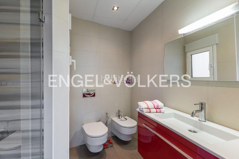 Foto 226f3779-c326-410a-a7dd-0ffd04747e63. Lloguer àtic amb calefacció aparcament a El Mercat Valencia