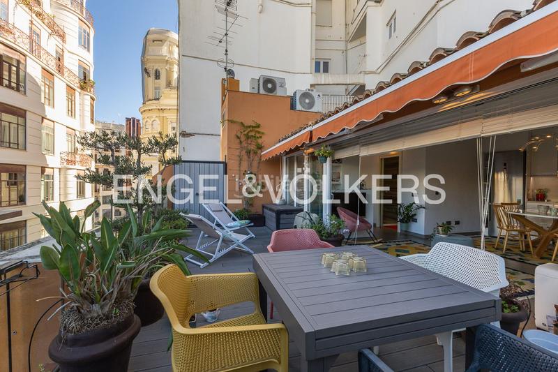 Foto 39ea74f5-ba56-4d0c-8f23-f111067c6abf. Lloguer àtic amb calefacció aparcament a El Mercat Valencia