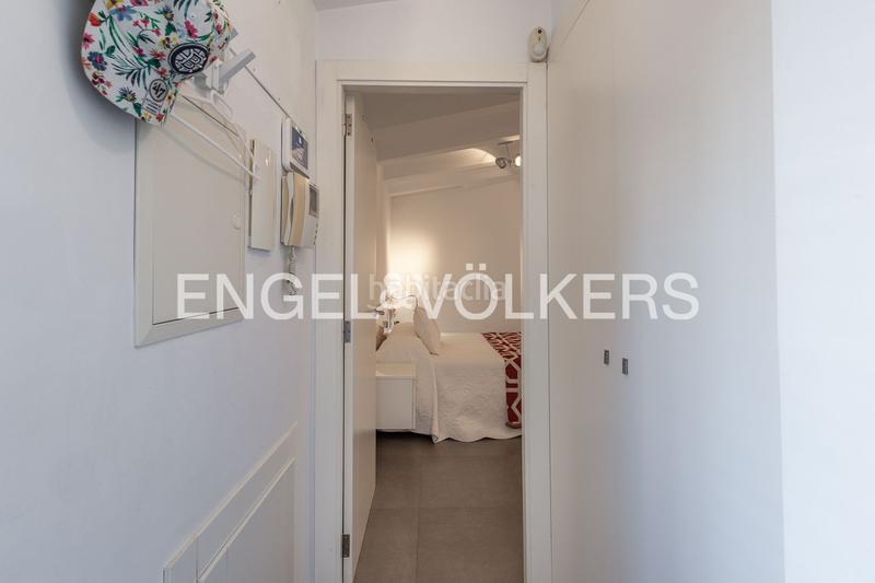 Foto a68ebace-a54b-42ff-a086-c963a2e63000. Lloguer àtic amb calefacció aparcament a El Mercat Valencia