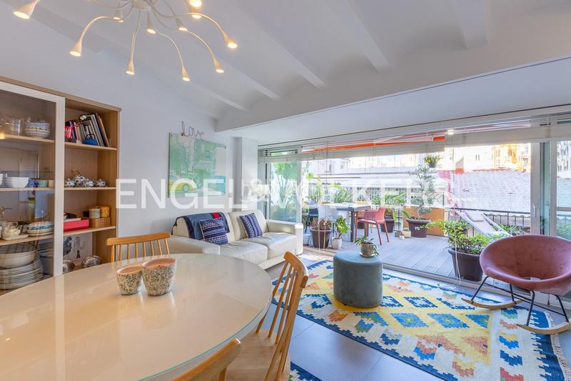 Foto 2ff1c7b6-b506-4cd3-b858-82905cb79675. Location attique avec chauffage parking dans El Mercat Valencia