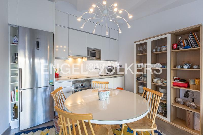 Foto 54ecbe20-ae11-43ea-a36f-4db5e9c166af. Location attique avec chauffage parking dans El Mercat Valencia