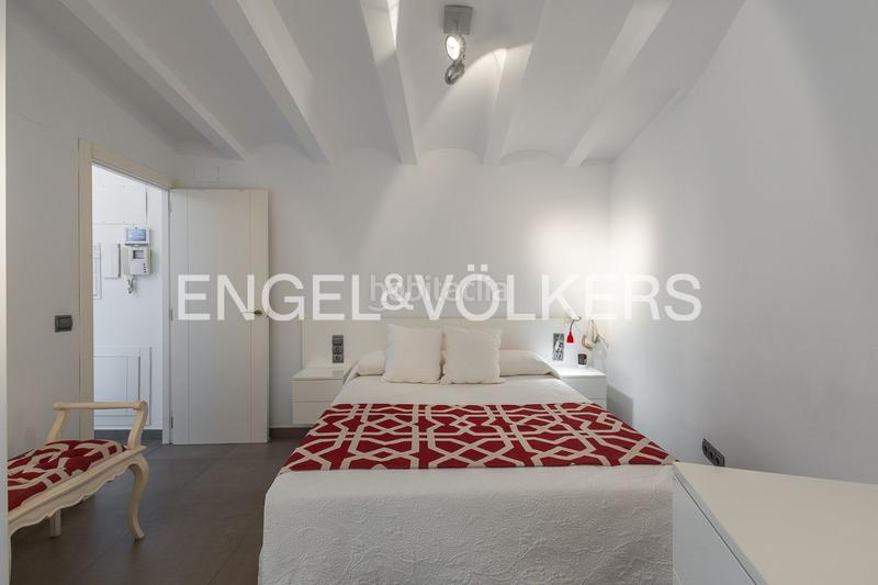 Foto 8b33f680-e7ce-4578-bece-cb22304449e3. Location attique avec chauffage parking dans El Mercat Valencia