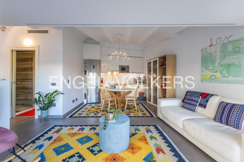 Foto 94d9bdf8-2c0a-43c4-be21-d993ee9ad109. Location attique avec chauffage parking dans El Mercat Valencia