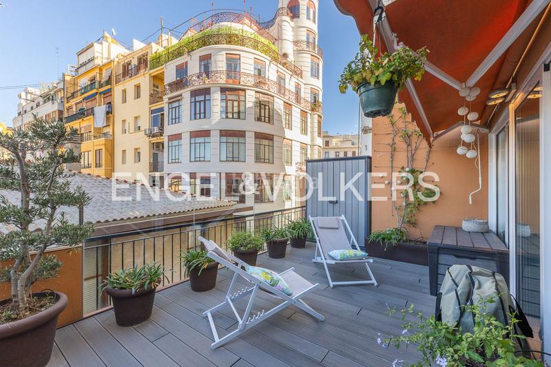 Foto bbb8f2f0-f71b-4afb-849c-e6b0934e5627. Location attique avec chauffage parking dans El Mercat Valencia