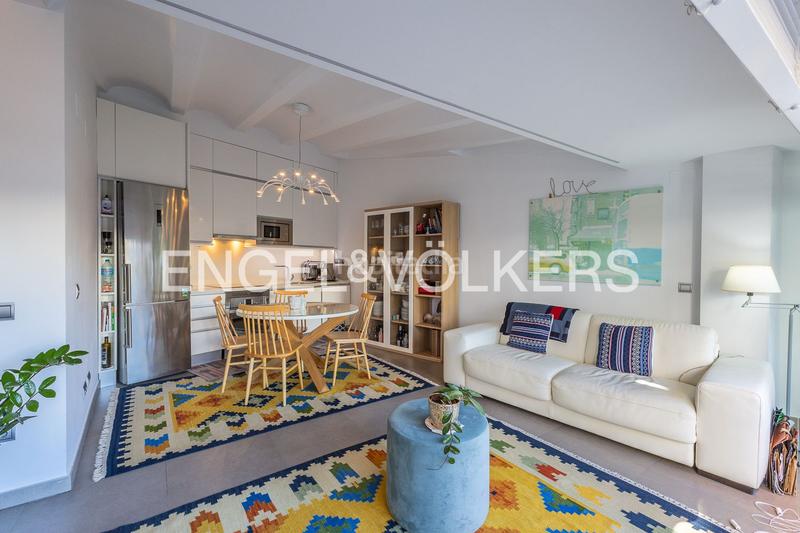 Foto d24b27c1-8d21-4fcb-a340-74de65e30678. Location attique avec chauffage parking dans El Mercat Valencia