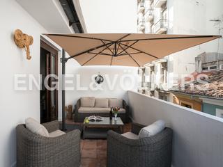 Location Appartement à El Mercat. Confortable ático junto a mercado central