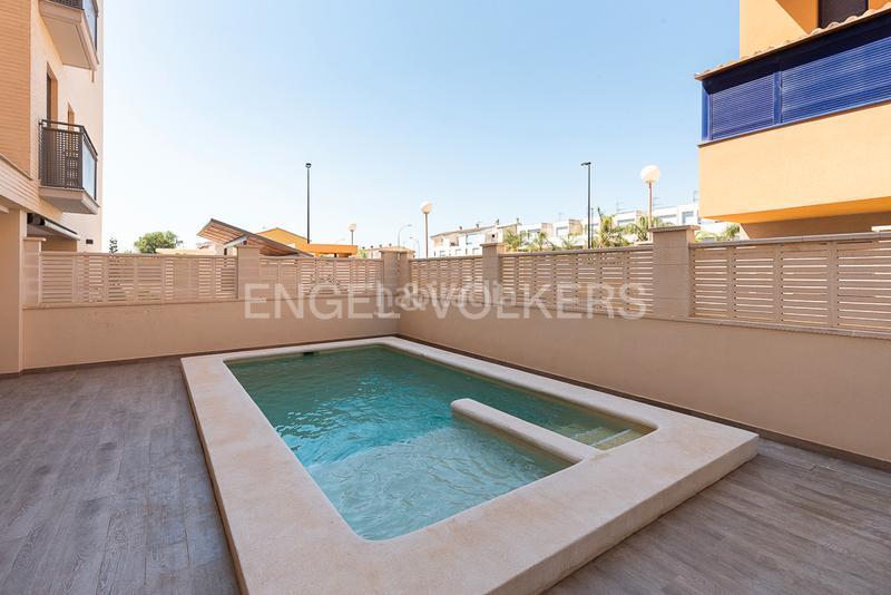 Foto 3a5ce713-6f06-48dc-b78b-17225ff91c05. Lloguer apartament amb calefacció aparcament piscina a Daimús