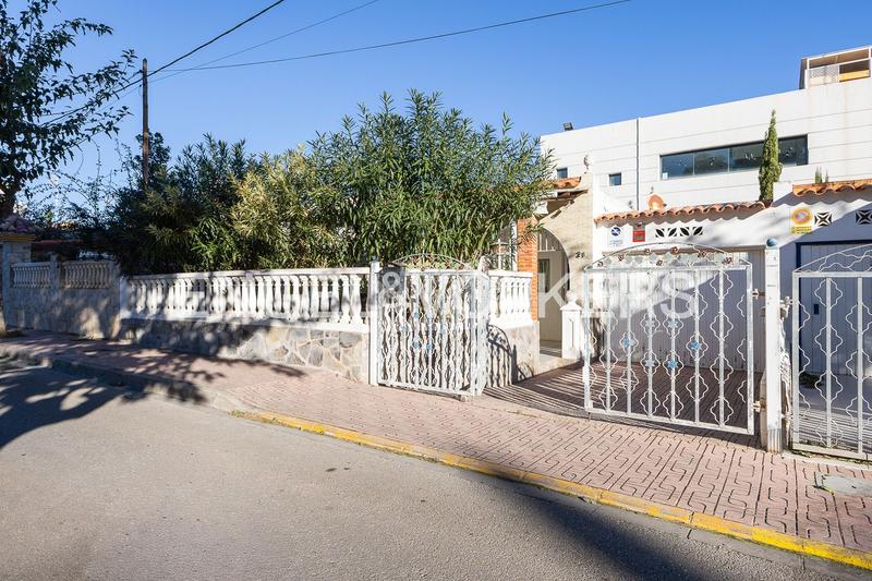 Foto ee732b16-9fc3-4931-bf78-eab4c57a8ae2. Haus mit heizung parking in Playa Morros de Gos Oropesa del Mar