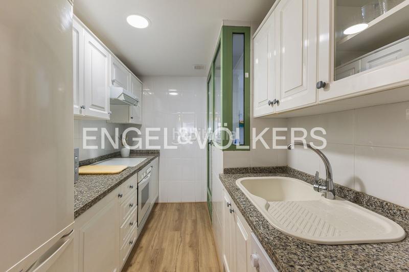 Foto 24875877-7c61-4a39-9d28-e1c7678dfa66. Alquiler apartamento exclusivo apartamento frente al mar en residencial en Alboraya