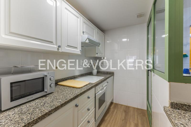 Foto 3bc17ed7-05a0-4eb7-99e5-424bf00b200e. Alquiler apartamento exclusivo apartamento frente al mar en residencial en Alboraya