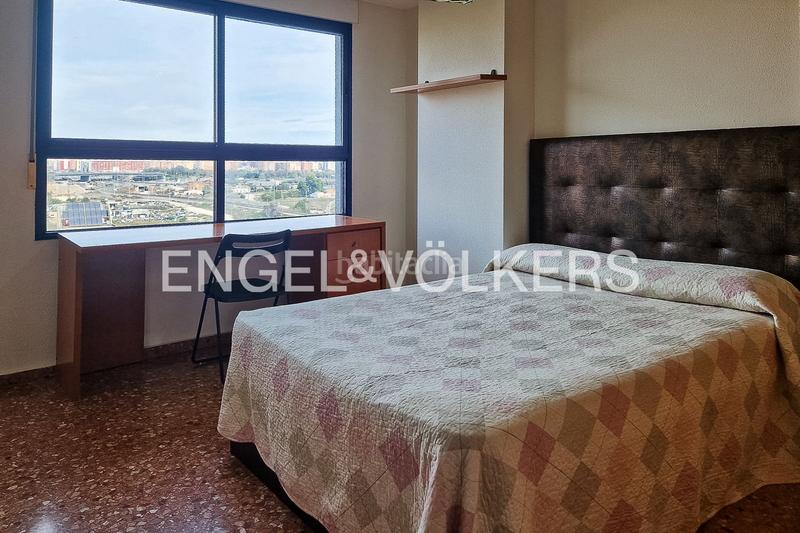 Foto f5d6a5ab-c408-4a27-aa69-3c84765148b3. Lloguer apartament amb calefacció aparcament piscina a Valencia