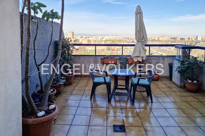 Foto 9b9ce00a-5c1c-4d75-9c14-74f3e5480f84. Miete appartement mit heizung parking pool in Camí Reial Valencia