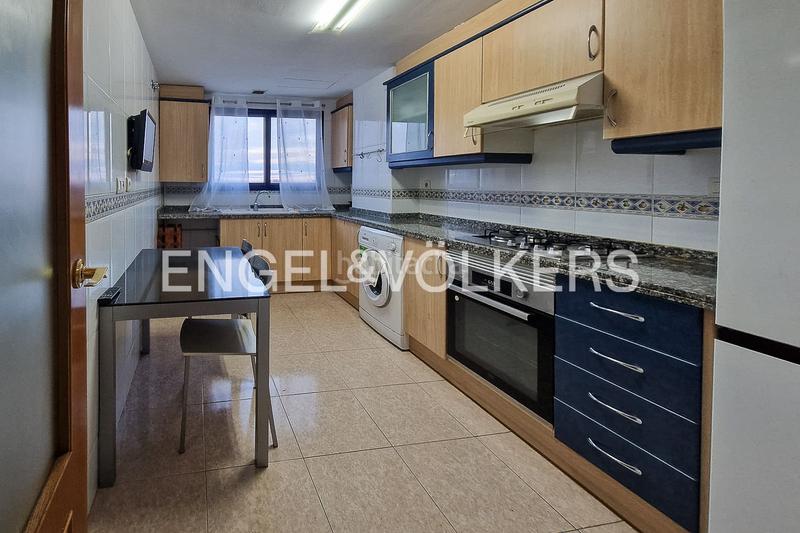 Foto 91ae6c8d-b1dc-46ad-96d8-5296efbfac3c. Rent apartment with heating parking pool in Camí Reial Valencia