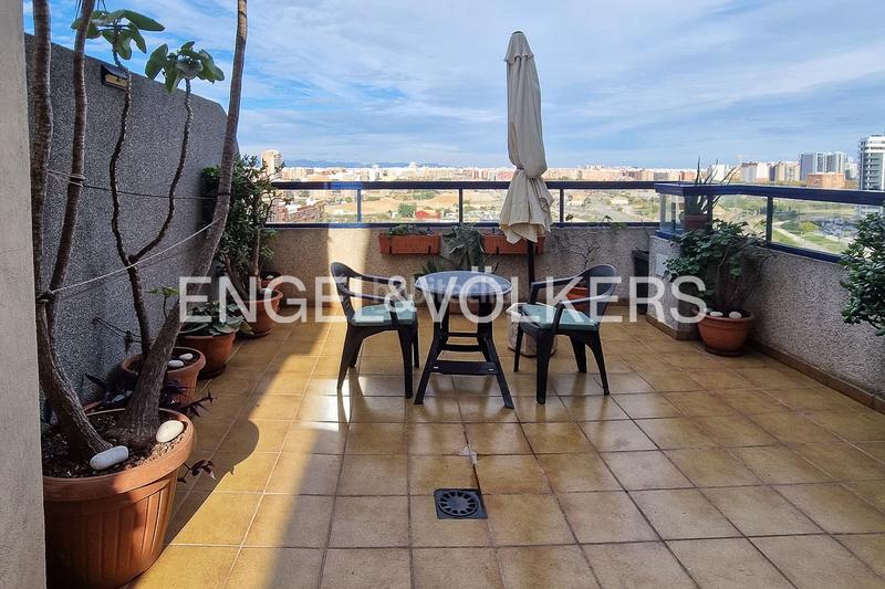 Foto d131ffd8-645b-4c52-8bf0-f9e1d01a4cf2. Rent apartment with heating parking pool in Camí Reial Valencia