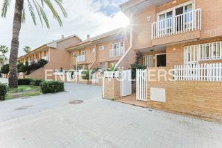 Casa  Calle mar caspio. Exclusiva casa unifamiliar en la playa patacona valencia