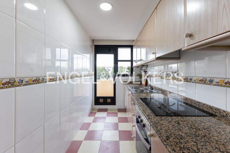 Foto 2e4756d3-f2f4-4d1b-be6b-de8c20ff6fcd. Alquiler apartamento bonito piso sin amueblar frente al jardín de ayora en Valencia