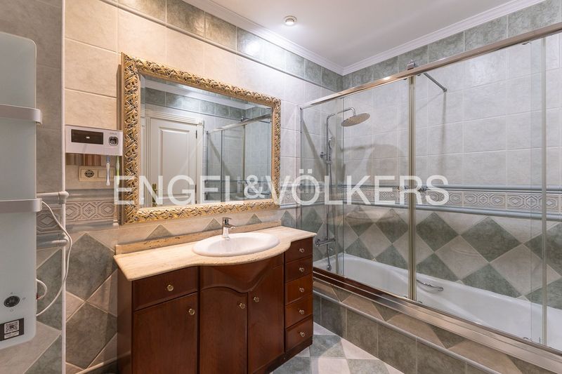 Foto 401df15a-b6e9-4833-bcc8-f9c0cccd62dd. Casa adossada amb calefacció aparcament a El Cabanyal-El Canyamelar Valencia
