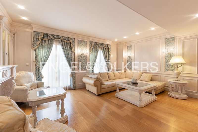 Foto 4844e8a6-c868-4d40-8311-6693f5fd7c72. Casa adossada amb calefacció aparcament a El Cabanyal-El Canyamelar Valencia