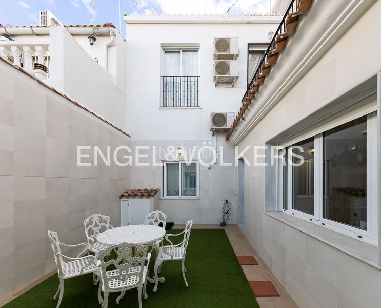 Foto 6af6c04c-4a19-48a1-a065-d64d85675d62. Casa adossada amb calefacció aparcament a El Cabanyal-El Canyamelar Valencia