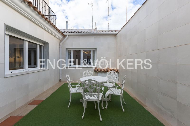Foto c88dd1de-608e-4970-bdff-45aac4681a58. Casa adossada amb calefacció aparcament a El Cabanyal-El Canyamelar Valencia