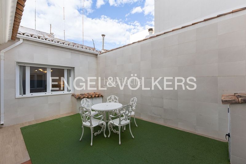 Foto d3147c6d-a765-41bd-a261-6fc25b1f4cc5. Casa adossada amb calefacció aparcament a El Cabanyal-El Canyamelar Valencia