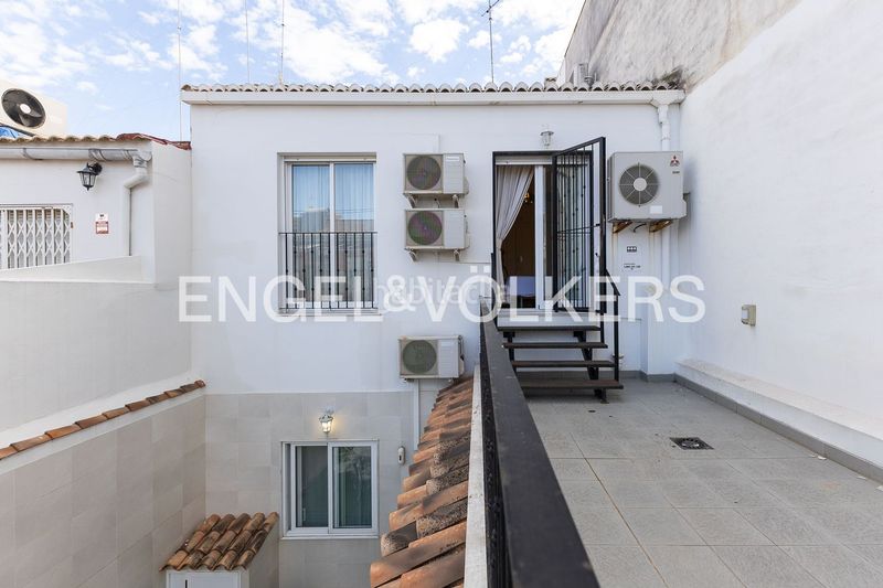 Foto e7556034-866e-4e4b-8f22-2f308aa29b99. Casa adossada amb calefacció aparcament a El Cabanyal-El Canyamelar Valencia