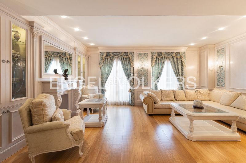 Foto ee1d36c6-a506-44b2-8114-47e0e2c307be. Casa adossada amb calefacció aparcament a El Cabanyal-El Canyamelar Valencia