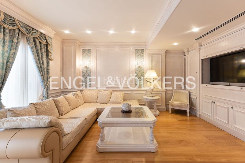 Foto f7fa9388-f9b3-4993-b396-f7f46db8c27f. Casa adossada amb calefacció aparcament a El Cabanyal-El Canyamelar Valencia