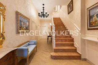 Maison à El Cabanyal-El Canyamelar. Elegante, asombrosa y luminosa casa en la ciudad